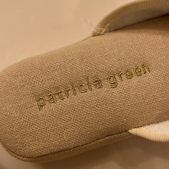 Bee Slippers - Picture 3 of 6